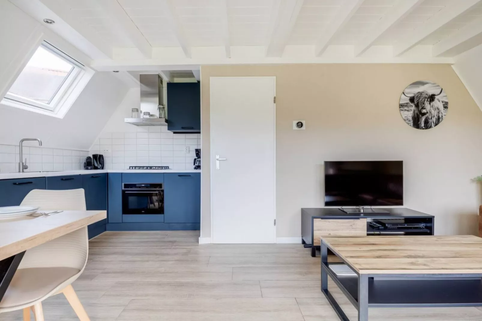 107 | Buizerd | Fijne bungalow met ruime tuin-Living room