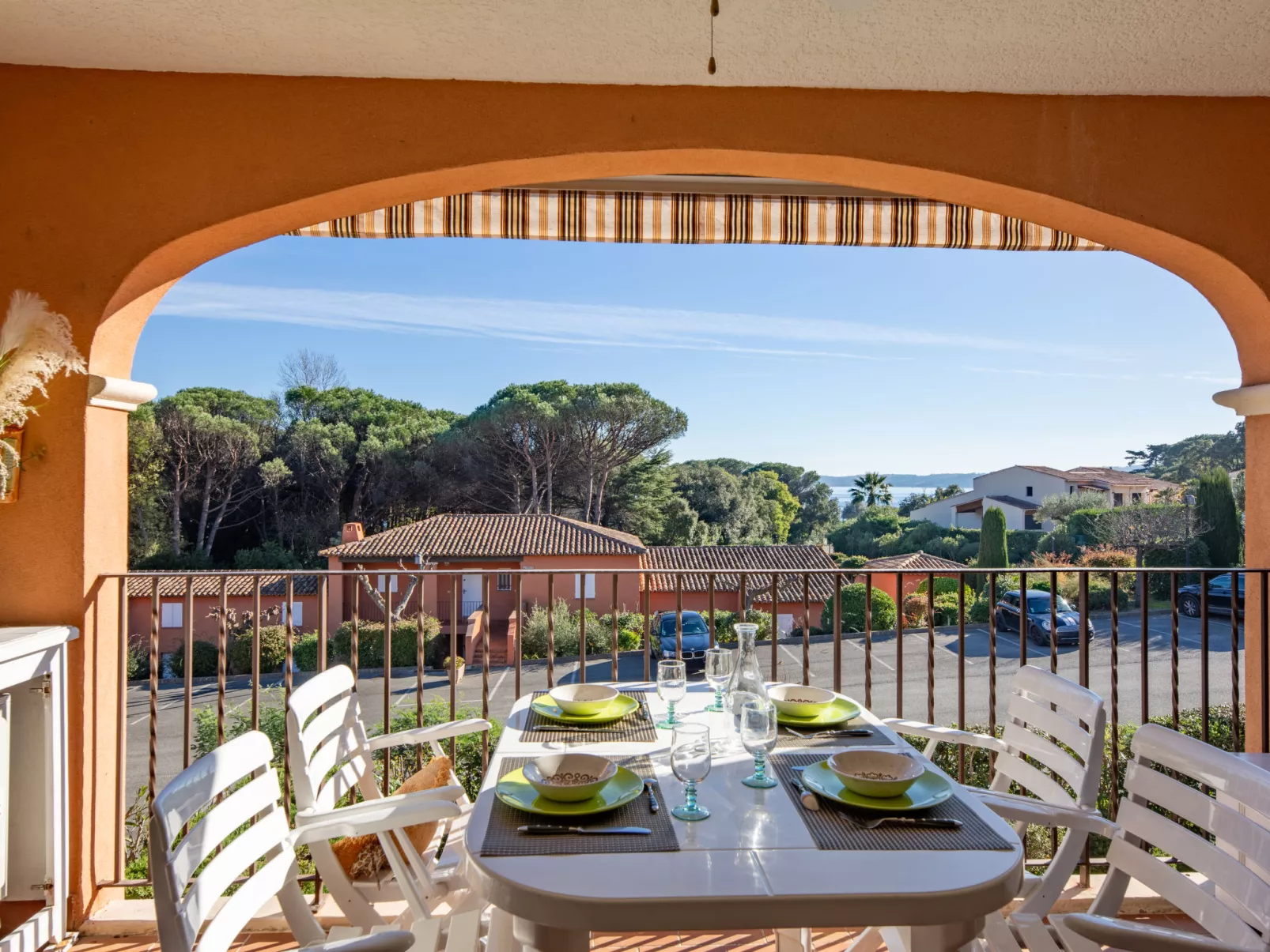 Le Thalassa-Draußen