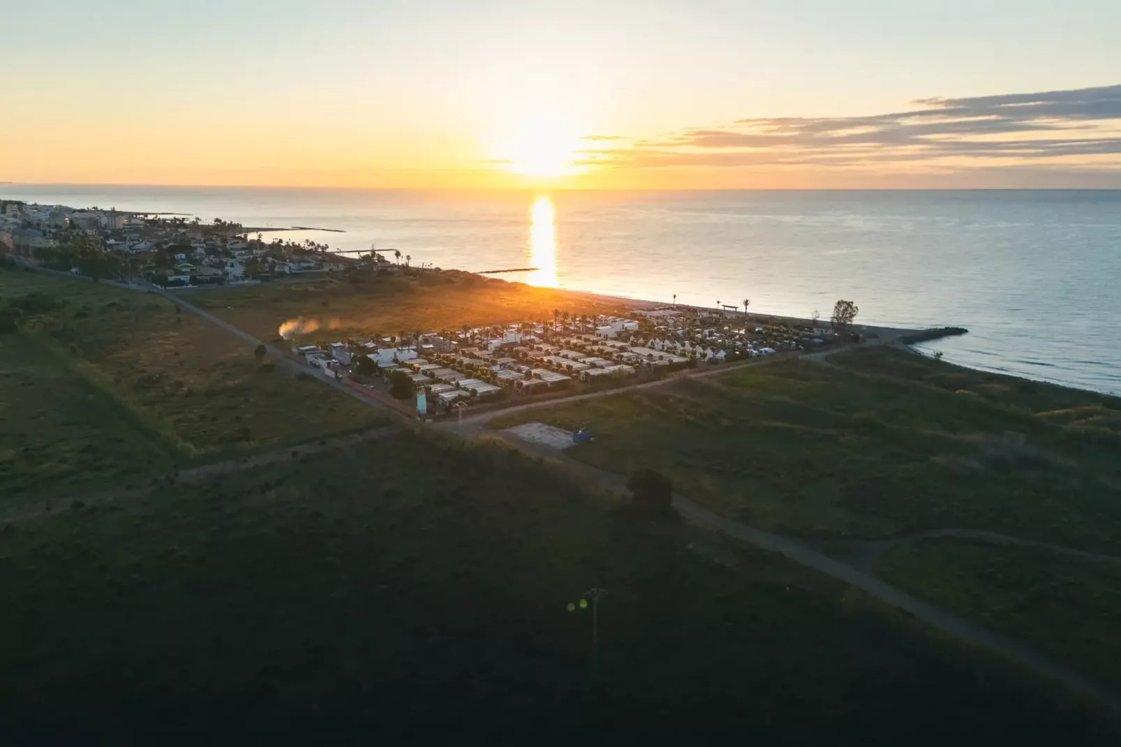 HOLA CAMP CHILCHES-Comfort 4-Areas within 5km in summer