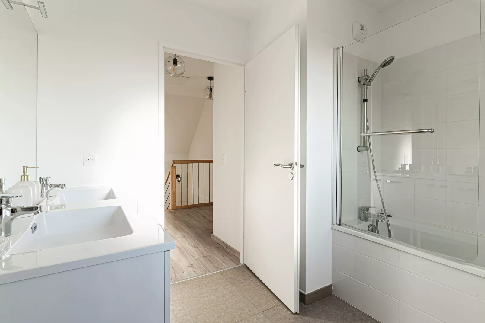 DEAUVILLE BEN LIONEL-Untagged