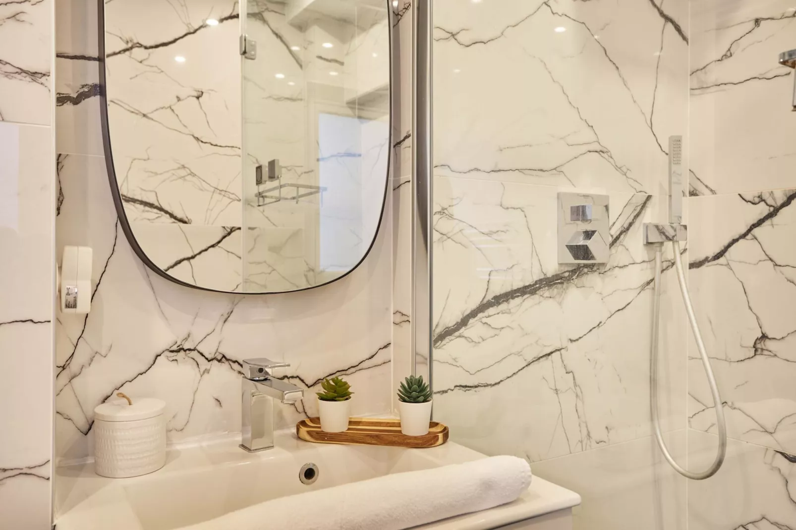 RUE DES MOINES 2-Nicht zugeordnet