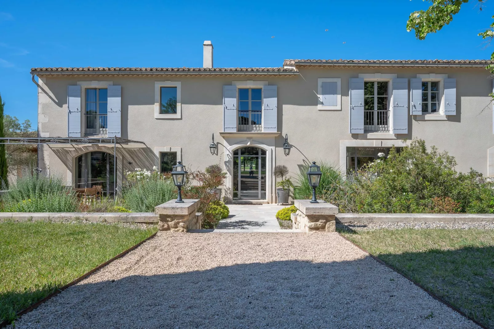 Mas prestigieux au coeur de Saint-Remy-de-Provence-Außenbereich Sommer