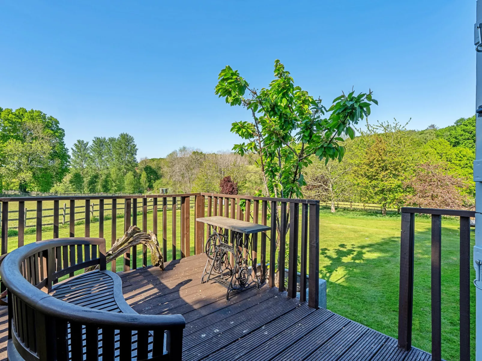 Shepherd's Hut at Hilltop Farm - Outside