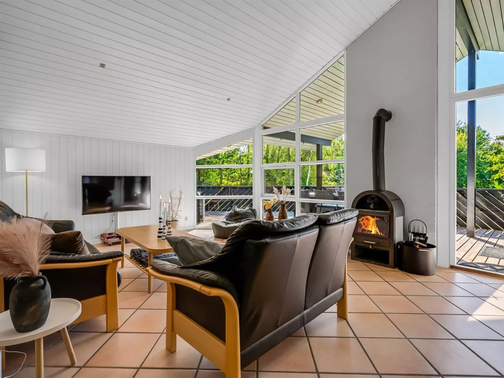 "Margrethe" - 600m from the sea-Drinnen