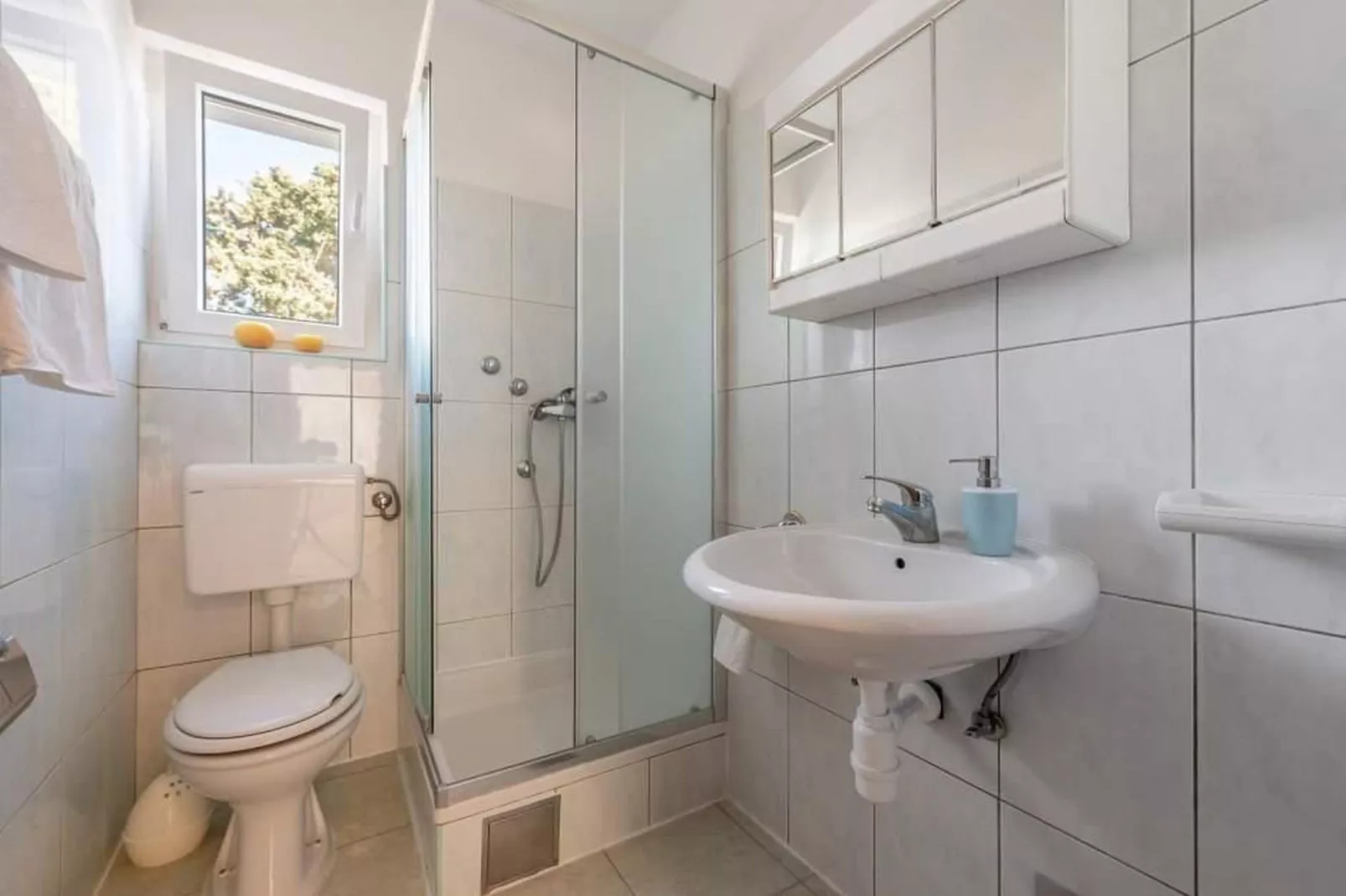 Apartments Anamarija - One Bedroom Apartment with Balcony (A2+2) 9 - Salle de bain