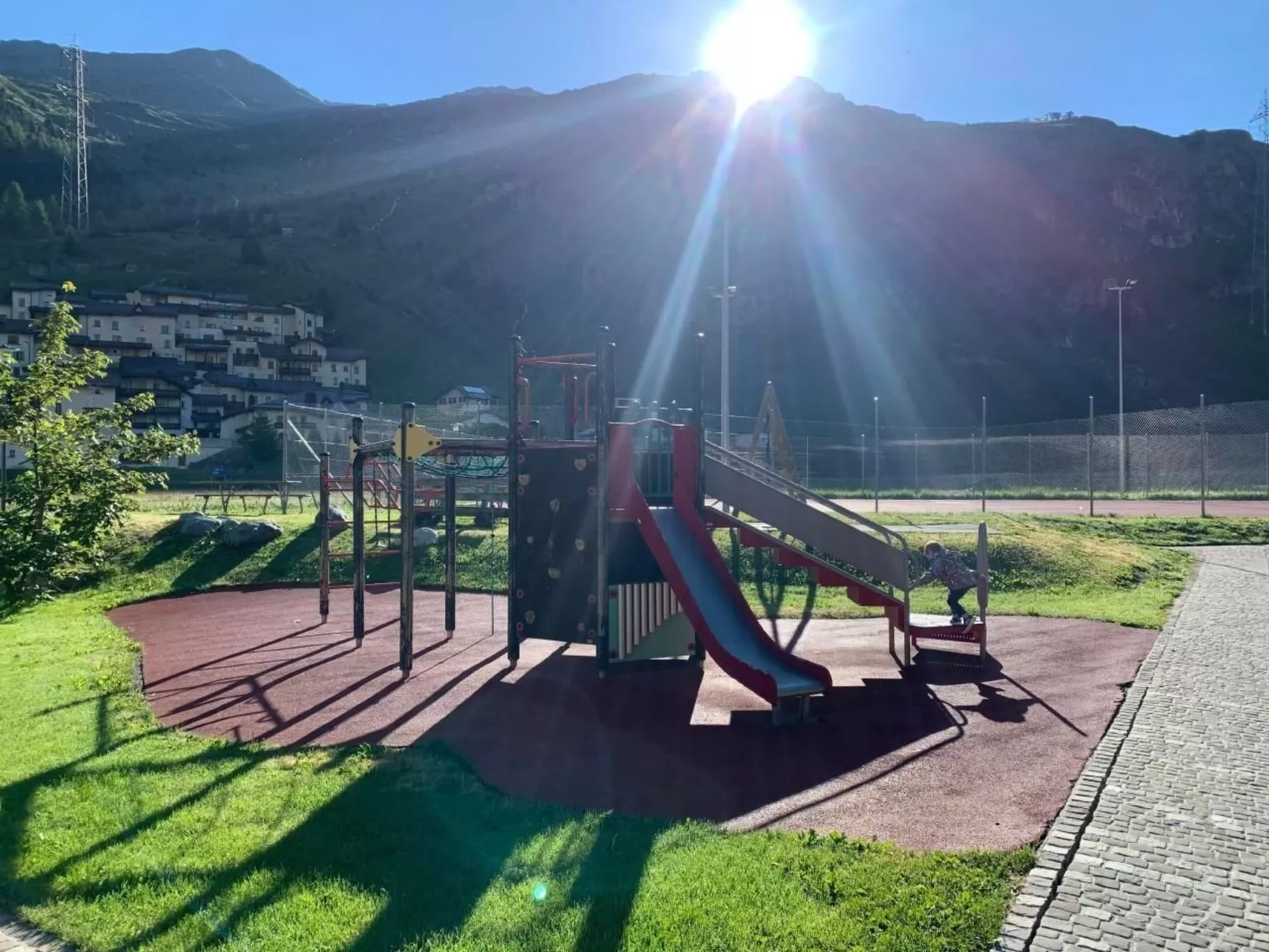 Mit Panoramablick in die Bergwelt - Image-tags.info