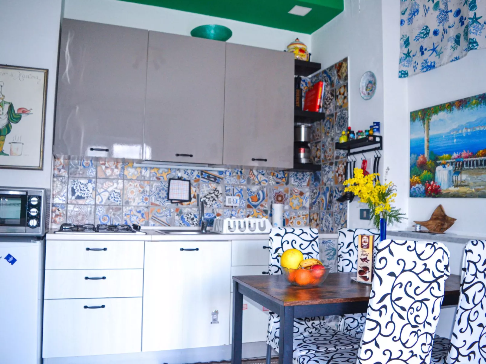 Mit privatem Garten, Meerblick und Gemeinschaftspool - Image-tags.info