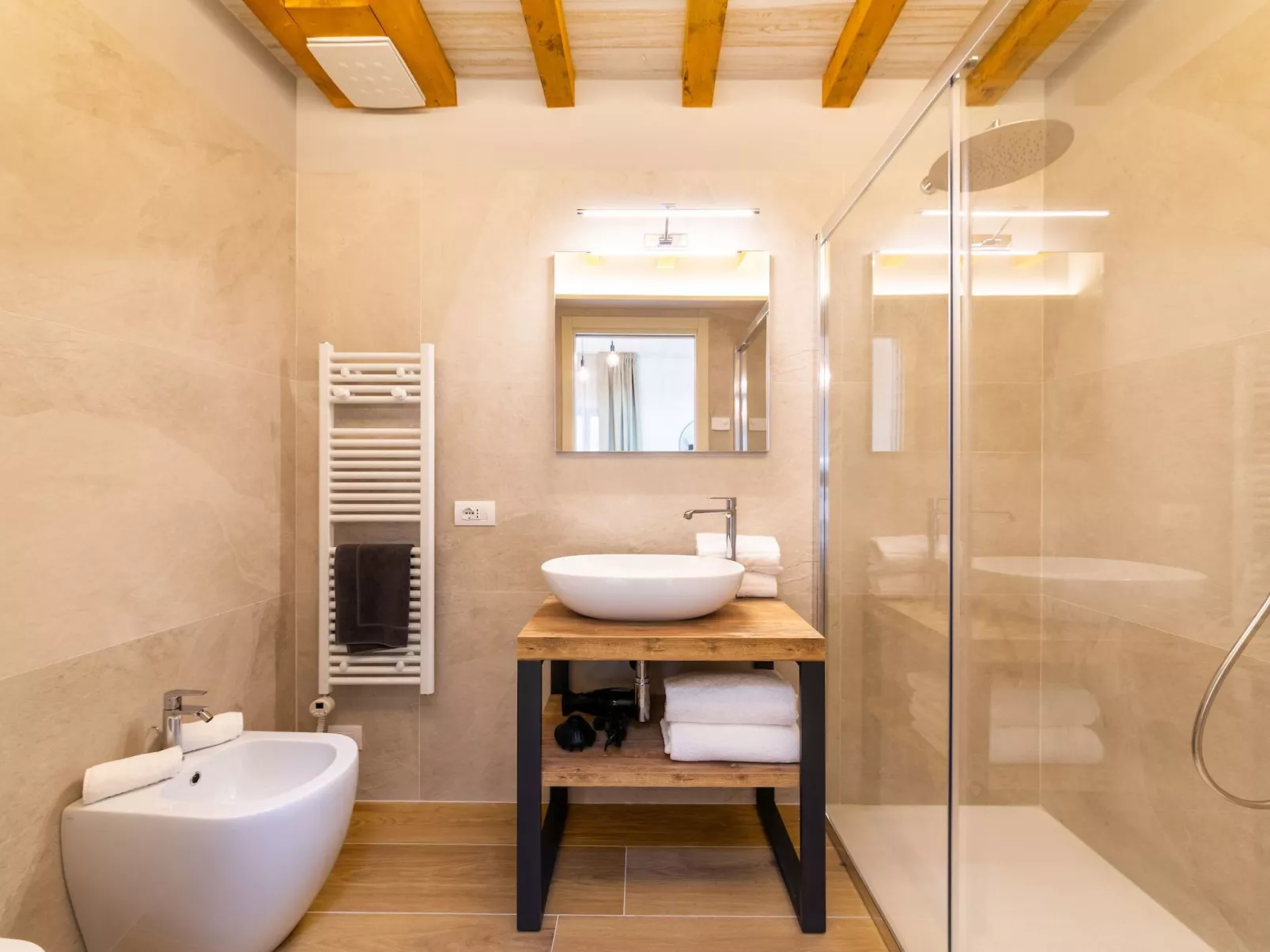 Wohnung in Voltino mit Privatparkplatz - Image-tags.info