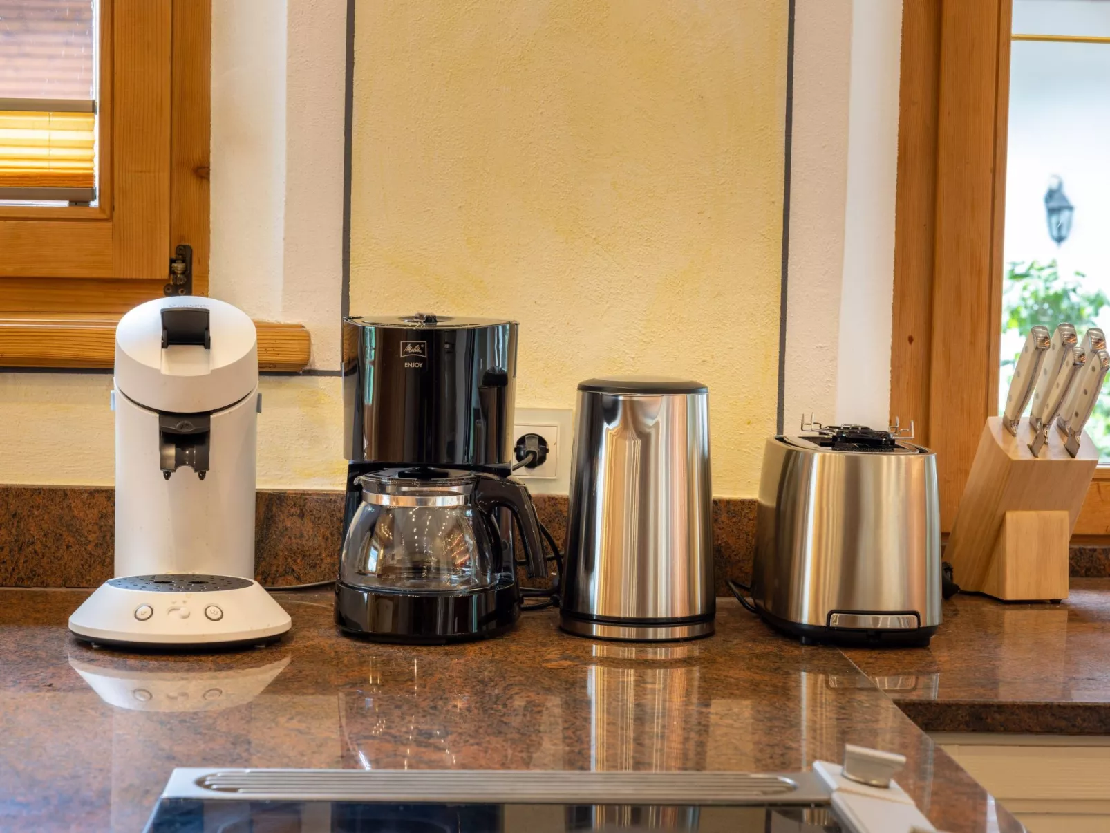 Villa Emma, Ferienhaus für bis zu 10 Personen, eigener Garten, absolute Privats - Image-tags.info