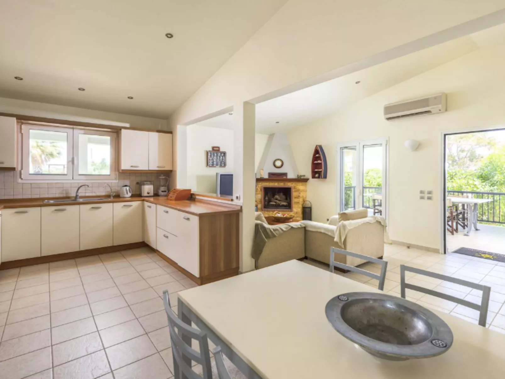 Villa Euphoria, Strand von Gennadi - Image-tags.info