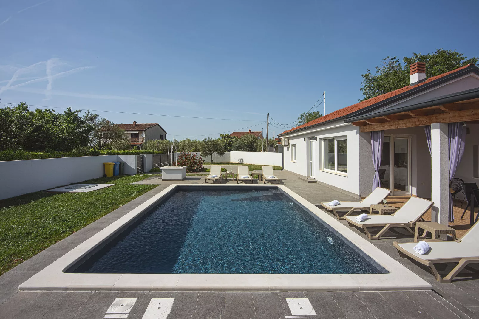 Casa Ori-Exterior summer