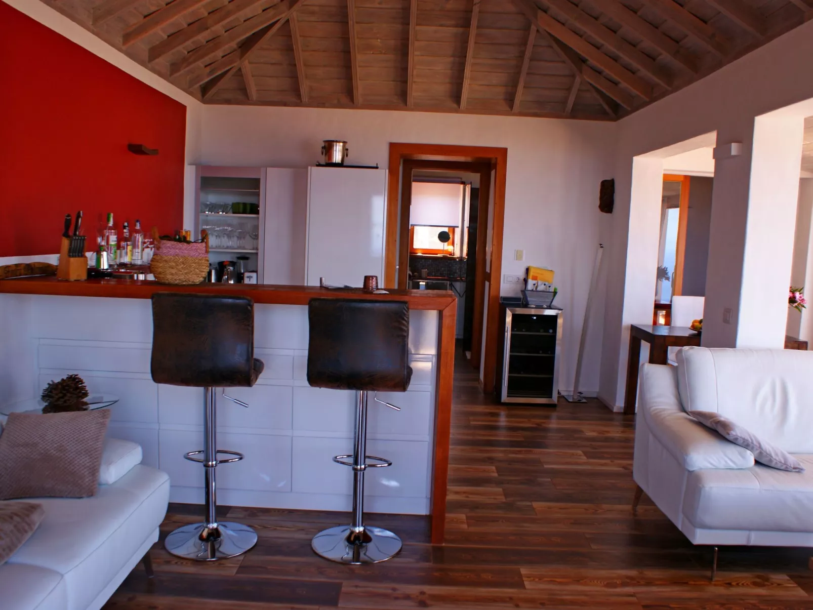 Romantische Ferienvilla mit Infinity-Pool und Panoramameerblick - Image-tags.info