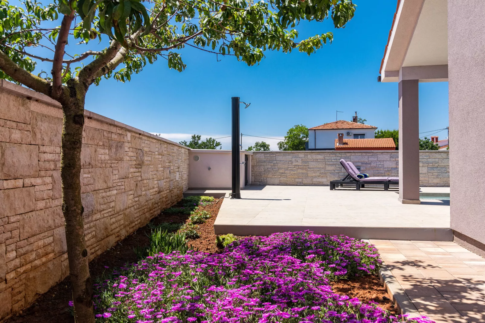 Villa Roma-Installations