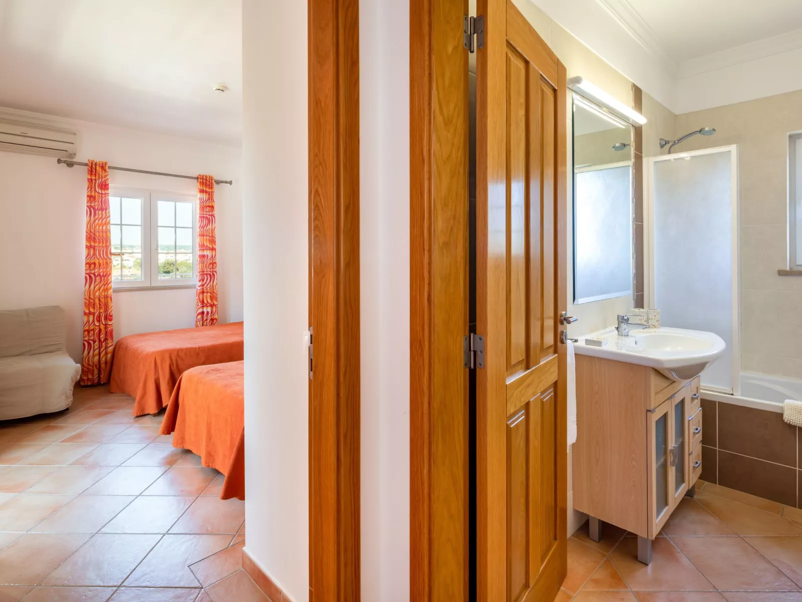 4-Schlafzimmer-Villa, Garten, Pool, Strand - Image-tags.info