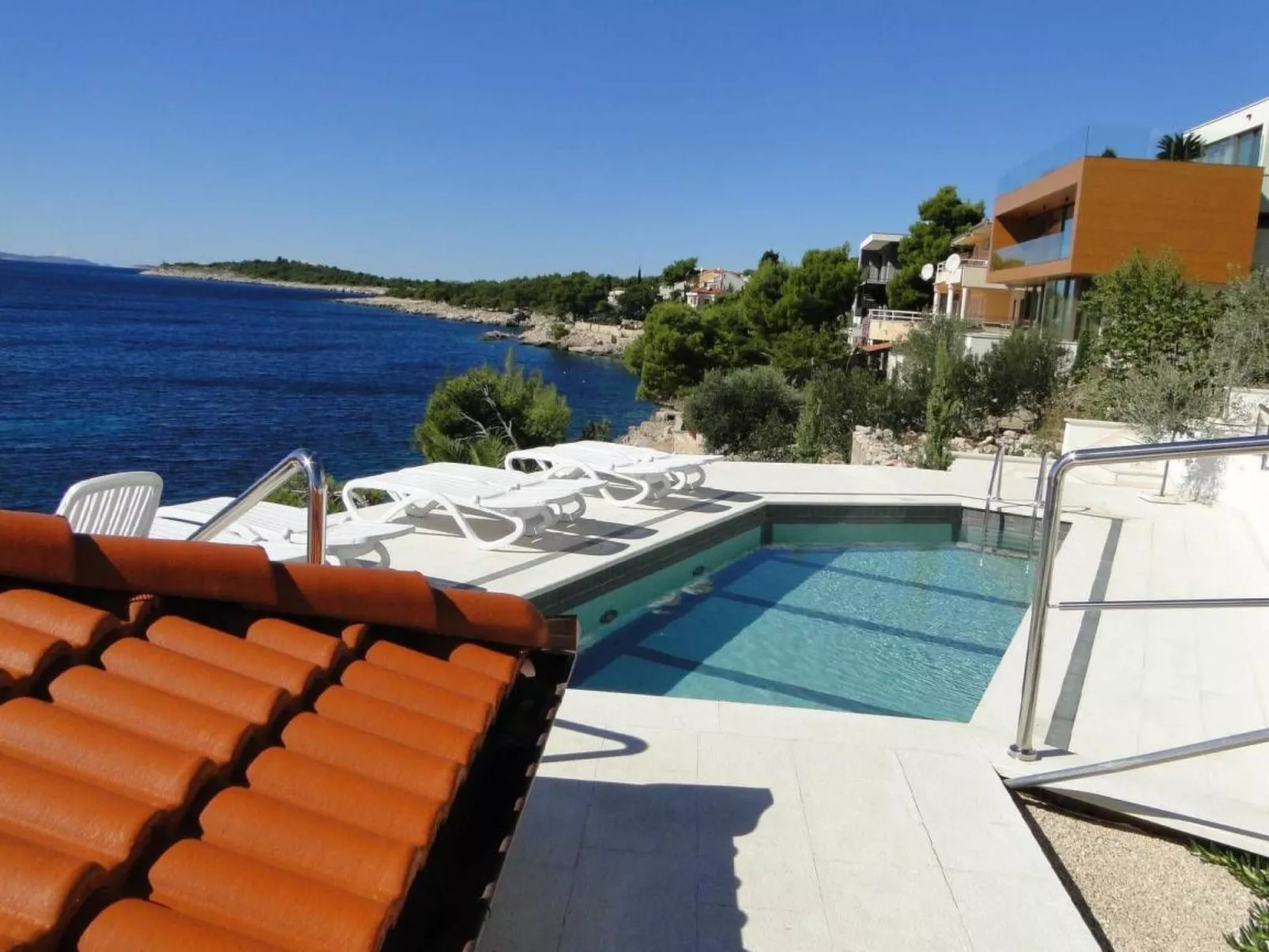 "Perla 3" mit Blick auf das Wasser - Image-tags.info