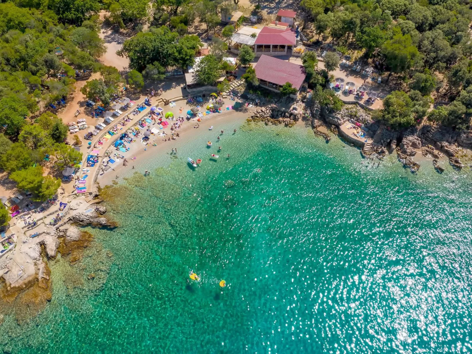 "Laura" mit Blick auf das Wasser - Image-tags.info