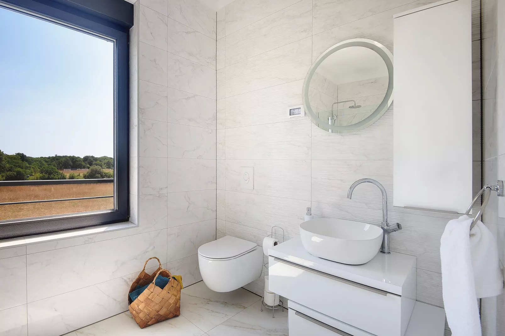 Villa Tika-Bathroom