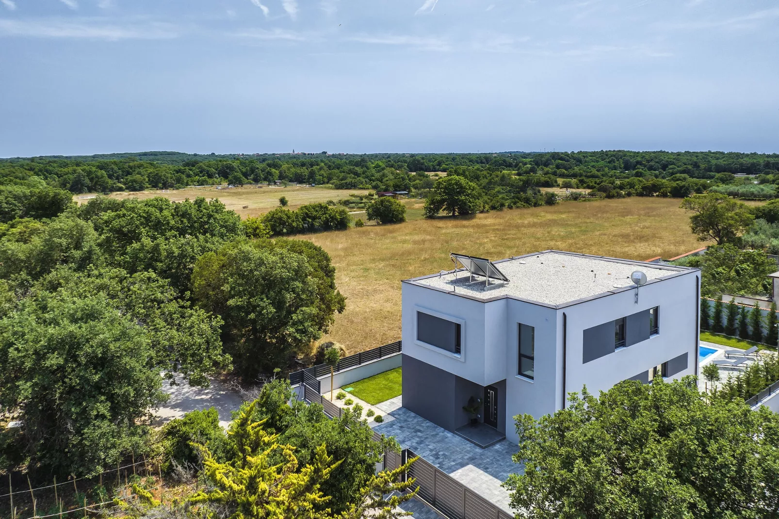 Villa Tika-Areas summer 1km
