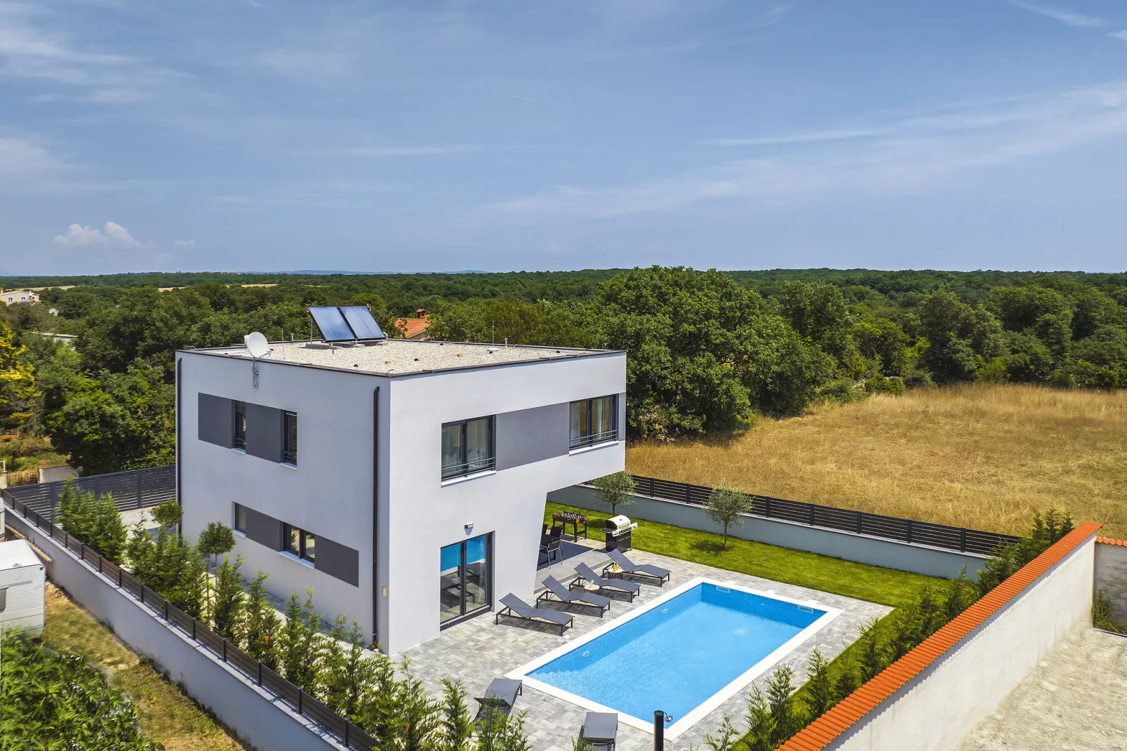 Villa Tika-Areas summer 1km
