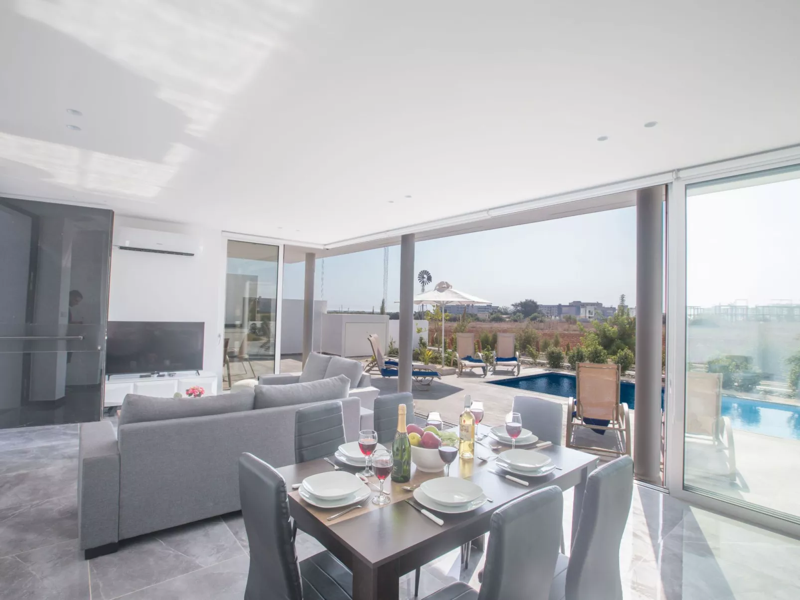 3-Schlafzimmer-Villa mit Pool in Protaras Zentrum - Image-tags.info