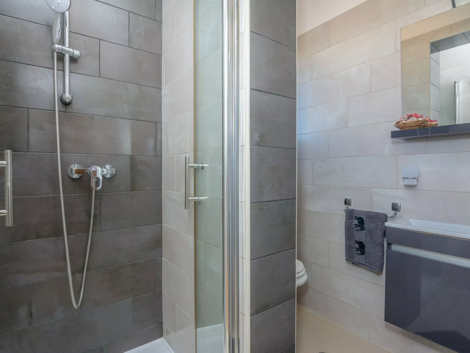 Apartment Radovic Nives - Image-tags.info