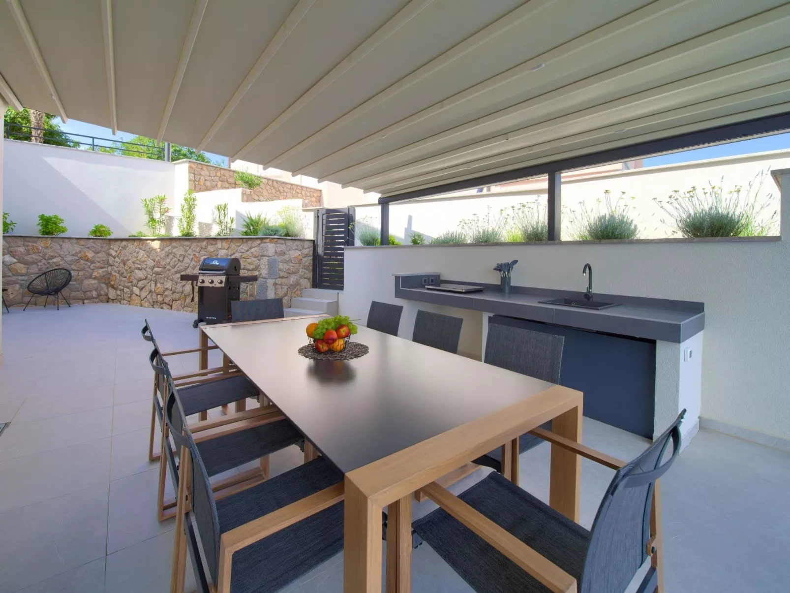 Luxuriöse Villa mit Pool und fantastischem Meerblick - Image-tags.info