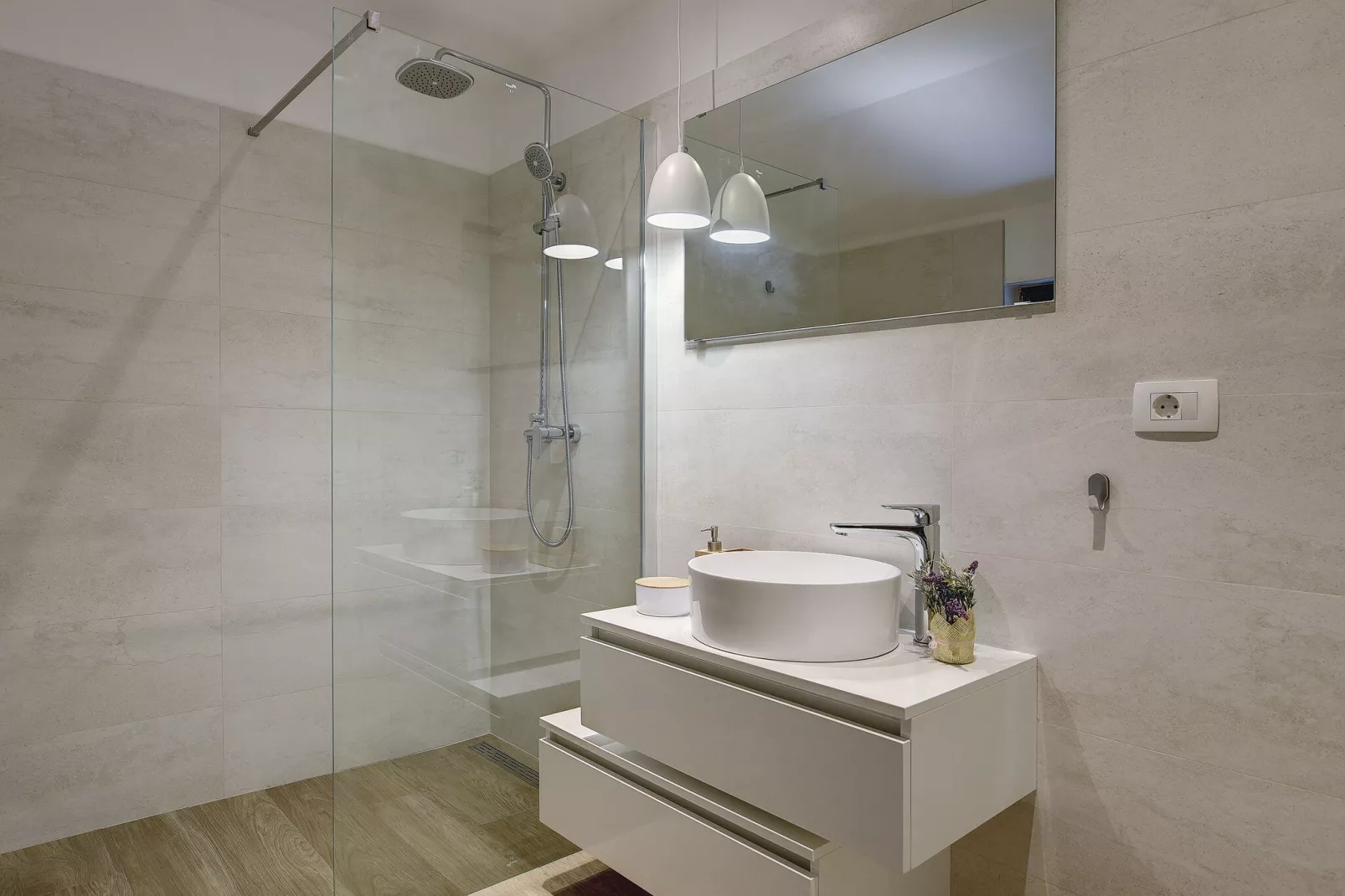 Villa Lobe-Bathroom