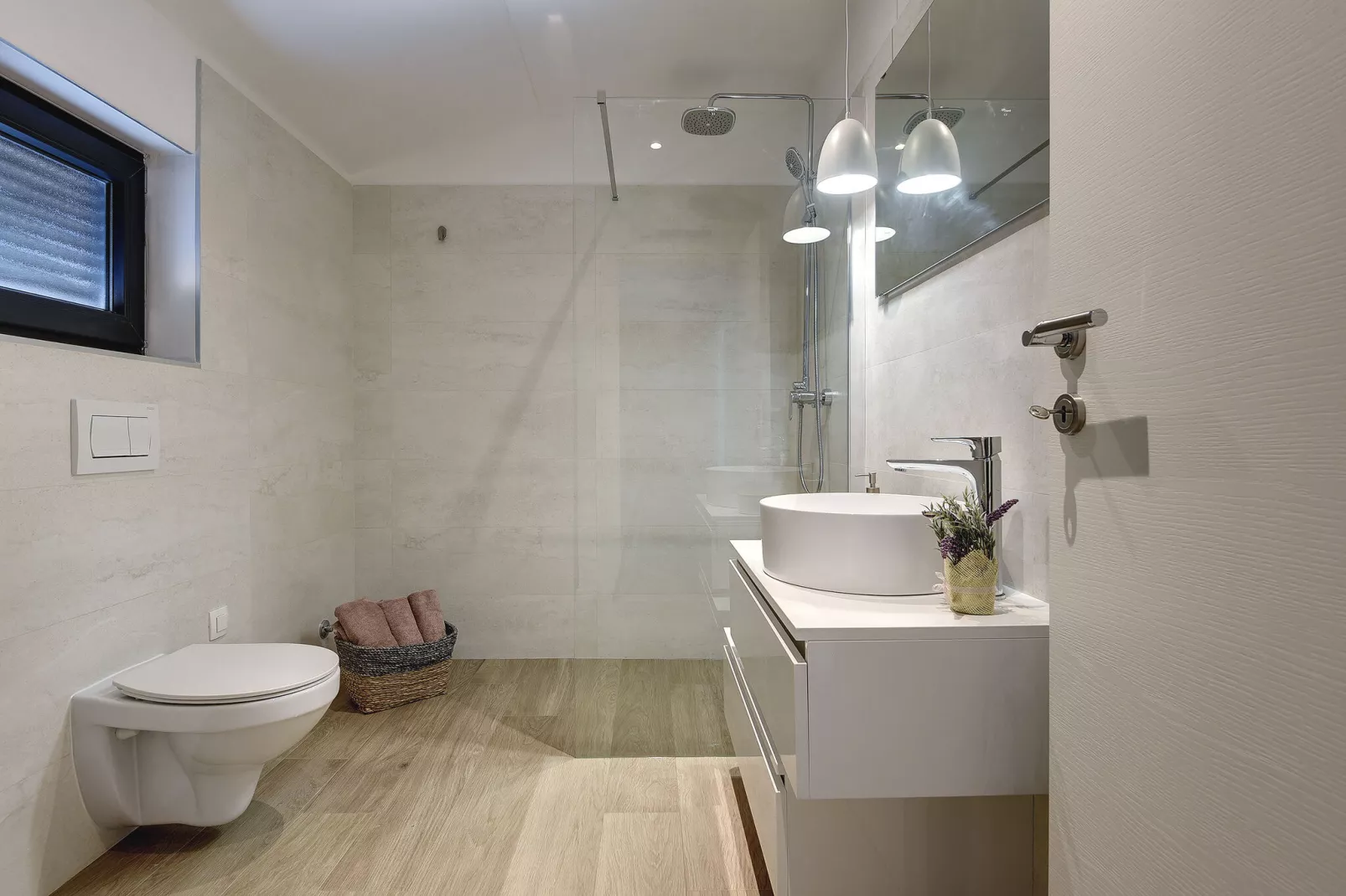 Villa Lobe-Bathroom