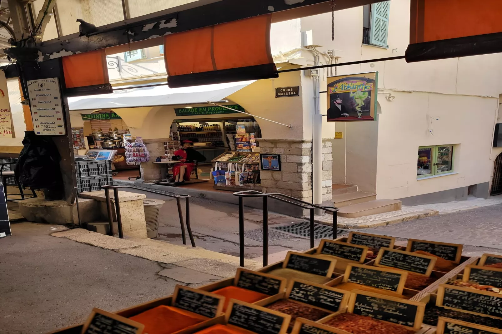 La Grenille - Areas within 1km in summer