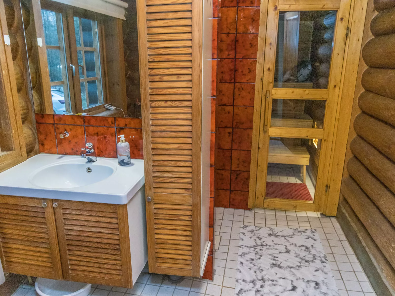 Hännänpää - Inside