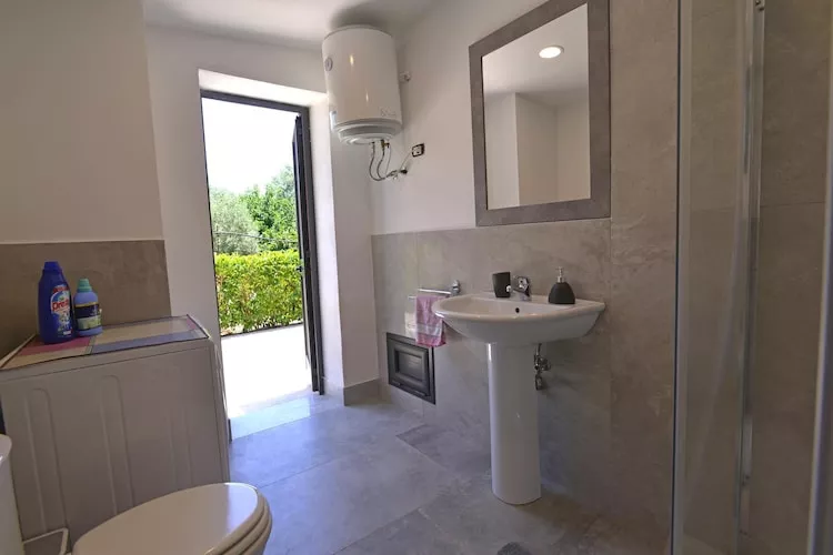 Holiday home Floridia-Villa Lucia mit Privatpool-Salle de bain
