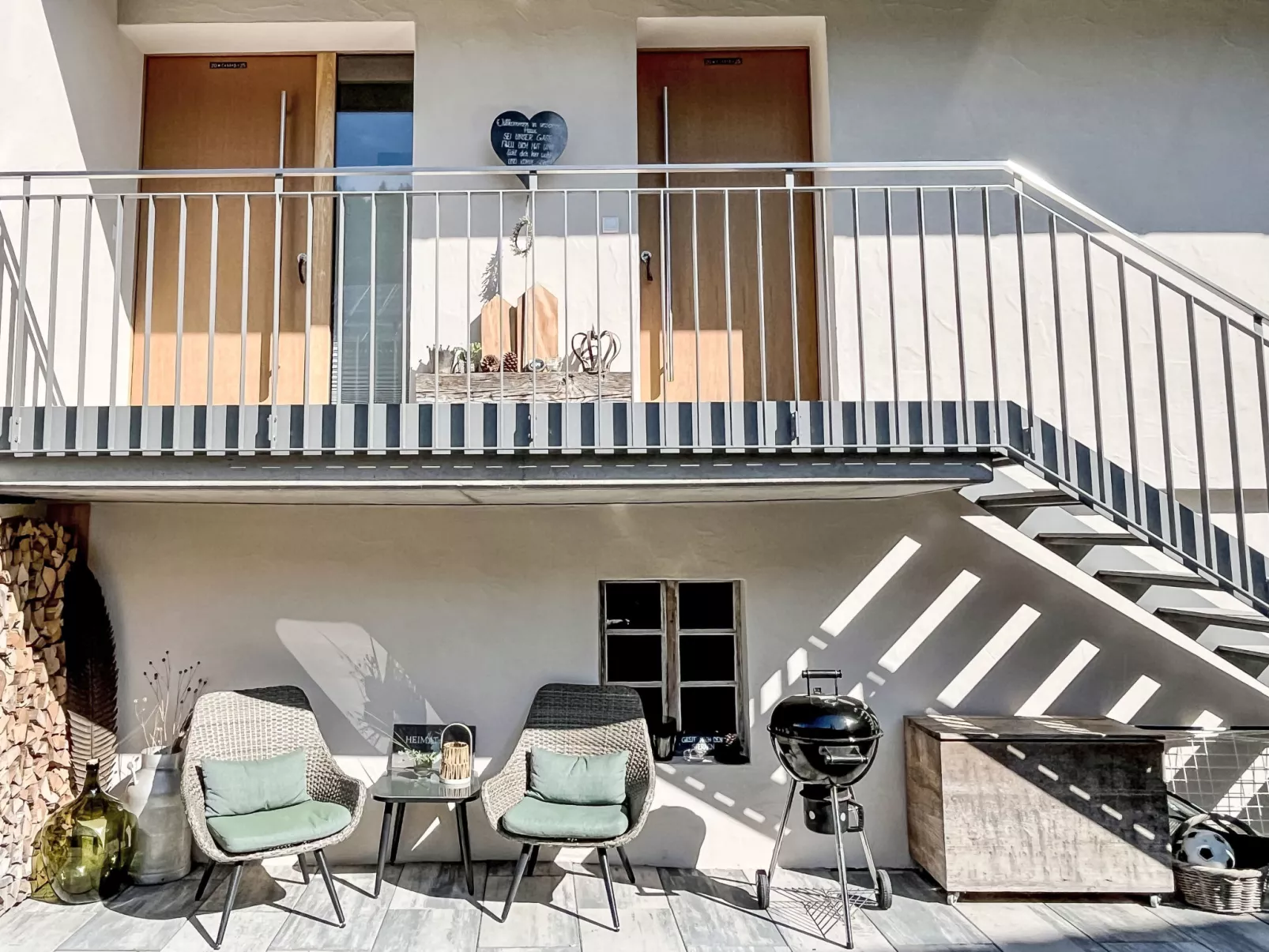 Kinast (HFT201)-Outside