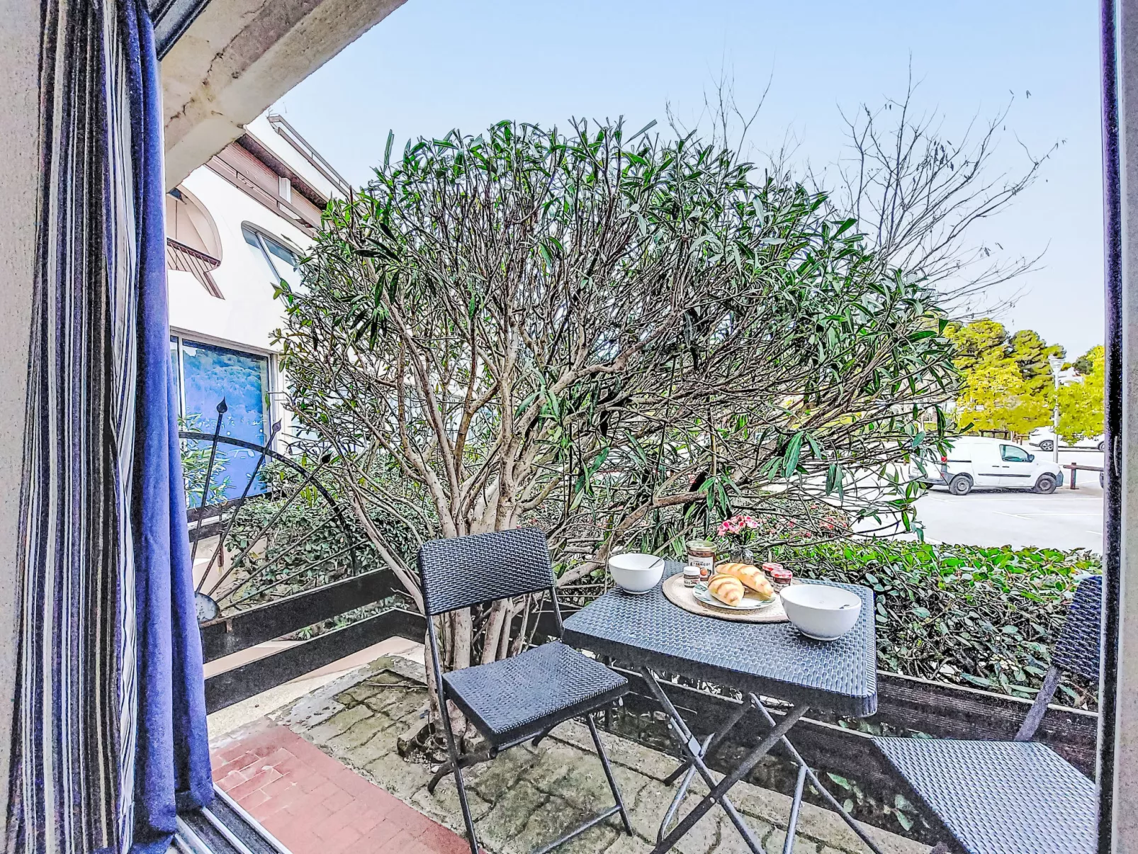 Escale Port - Outside