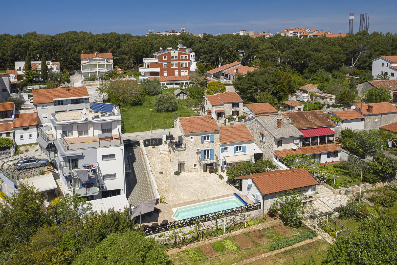 House Hodak A2-Exterior summer
