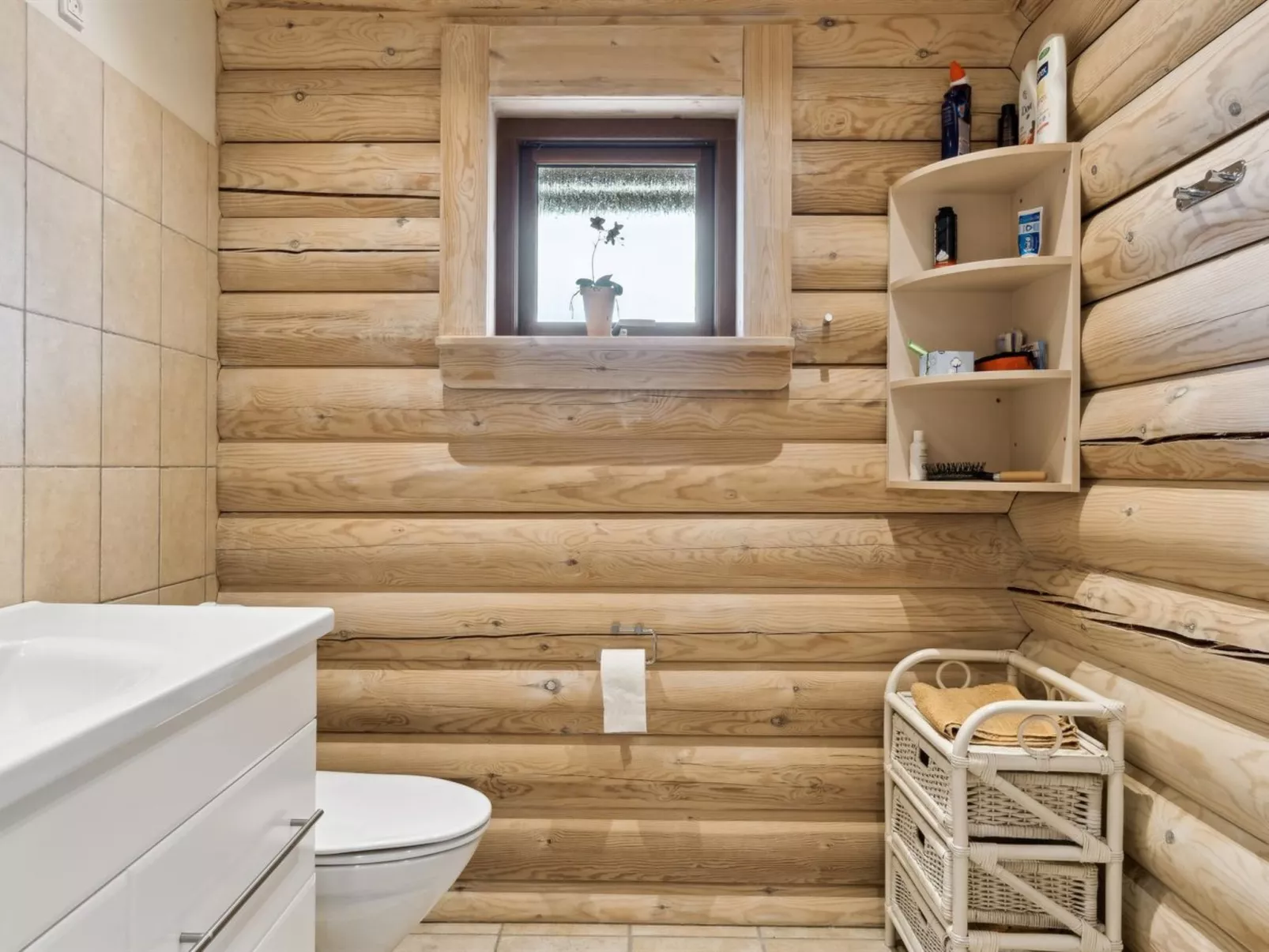 "Guthfast" - 50m from the sea - Drinnen