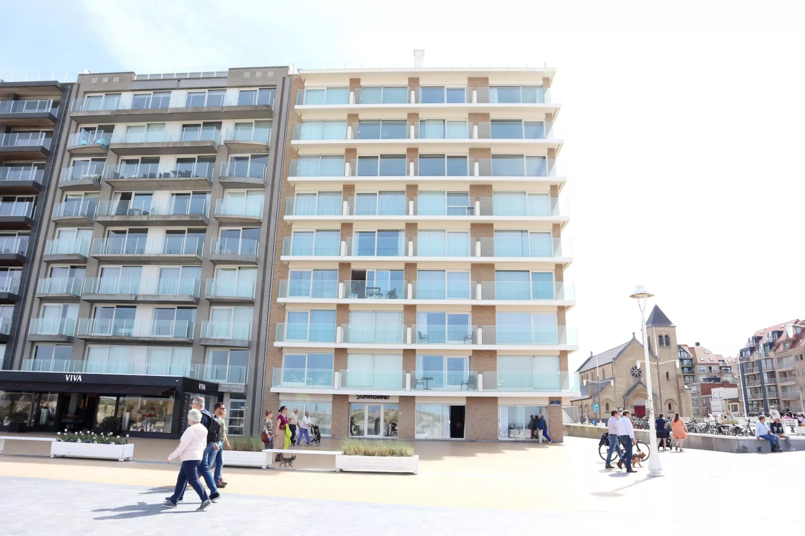 SUNFLOWER 0705GAR-Exterior in summer