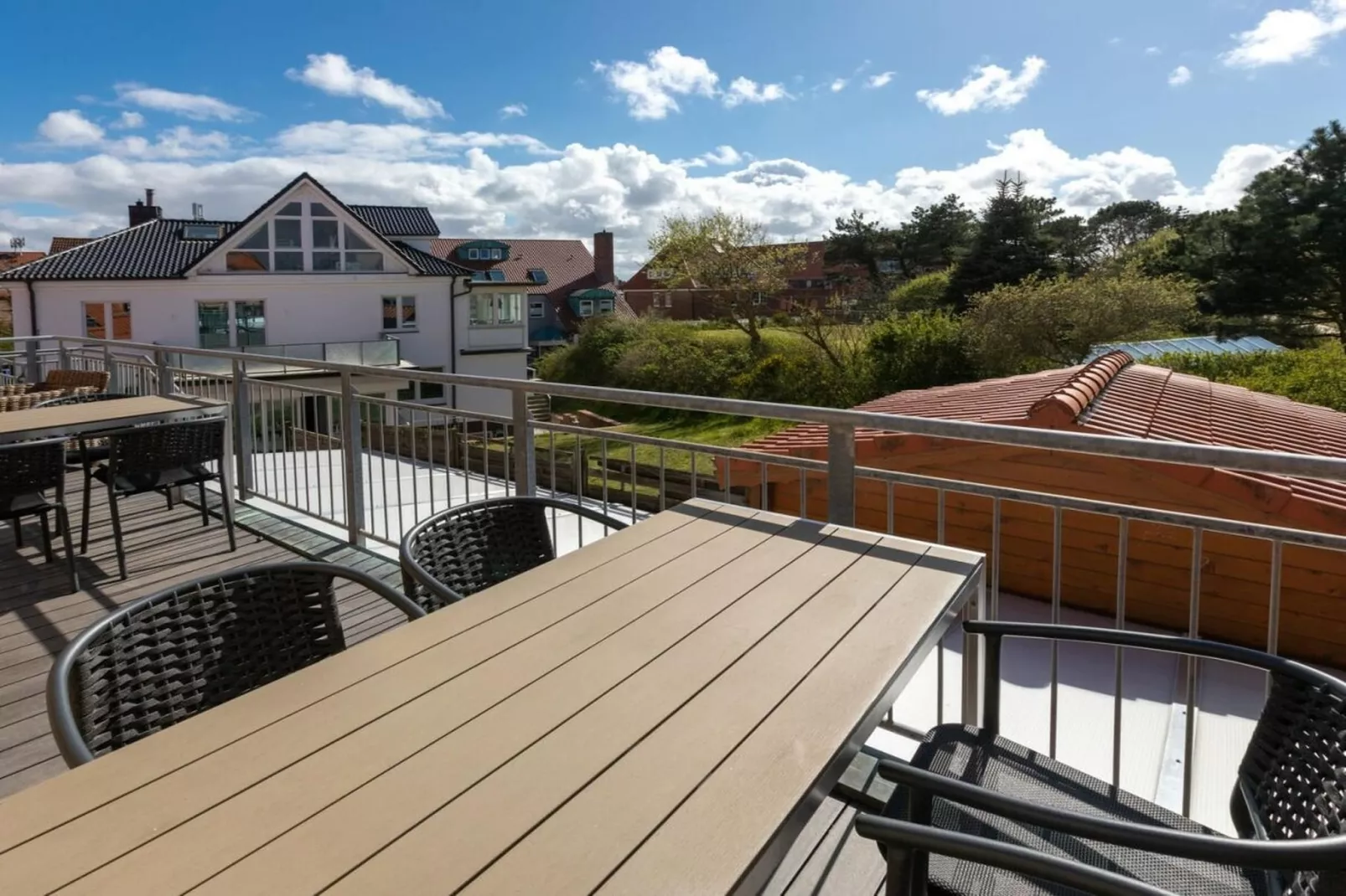 382021-Terrace balcony