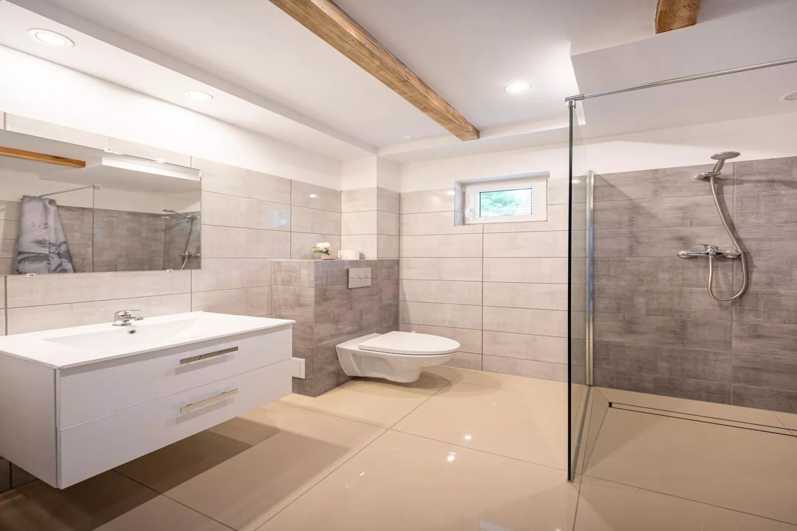 Komfortowe domki wakacyjne dla 6 osób w Lędzinie-Badezimmer