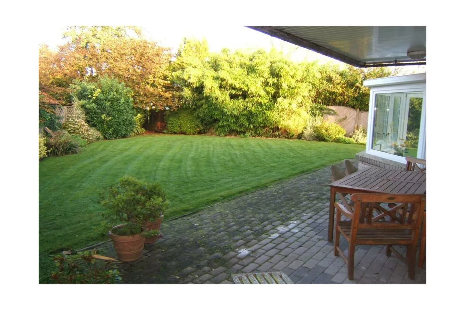 288200-Terrace balcony