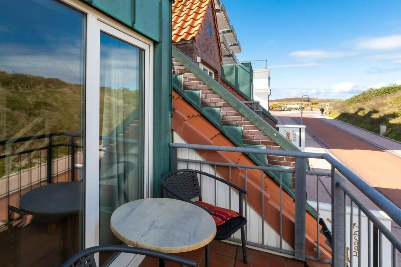 321929-Terrace balcony