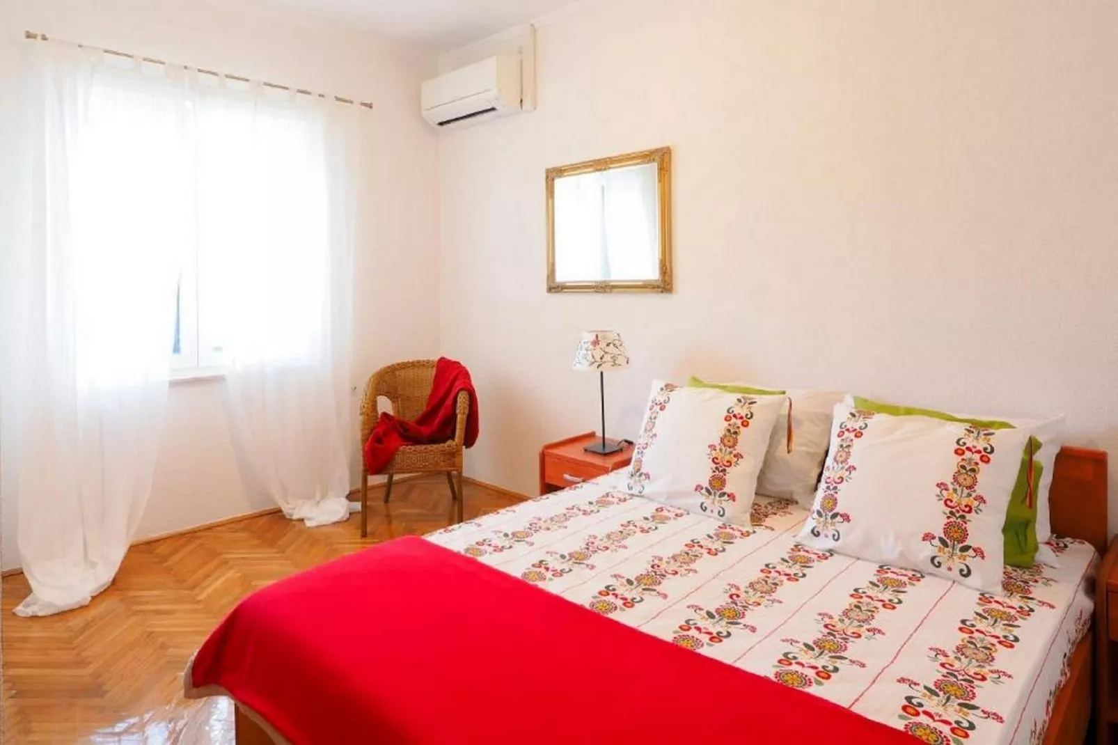 Villa Antonija - Four-Bedroom Villa with Terrace and Private Pool-Chambre