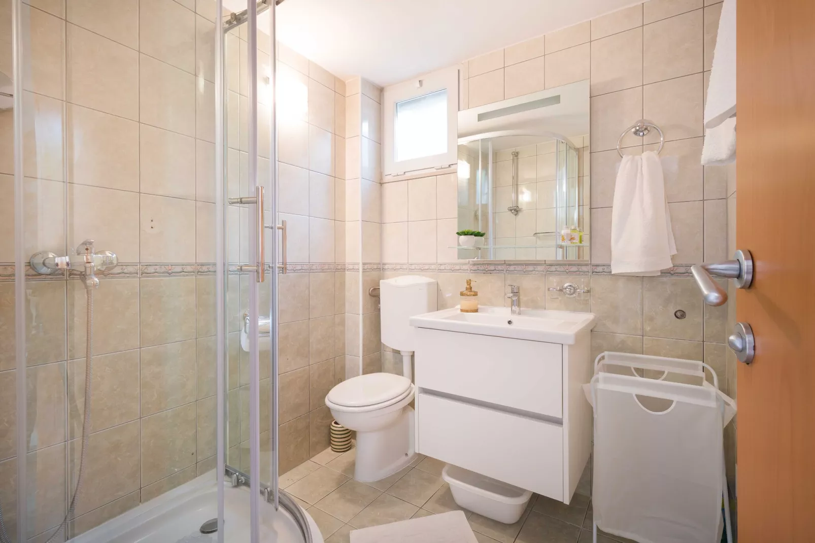 Apartments Lotea - Two-Bedroom Apartment with Terrace - Bathroom