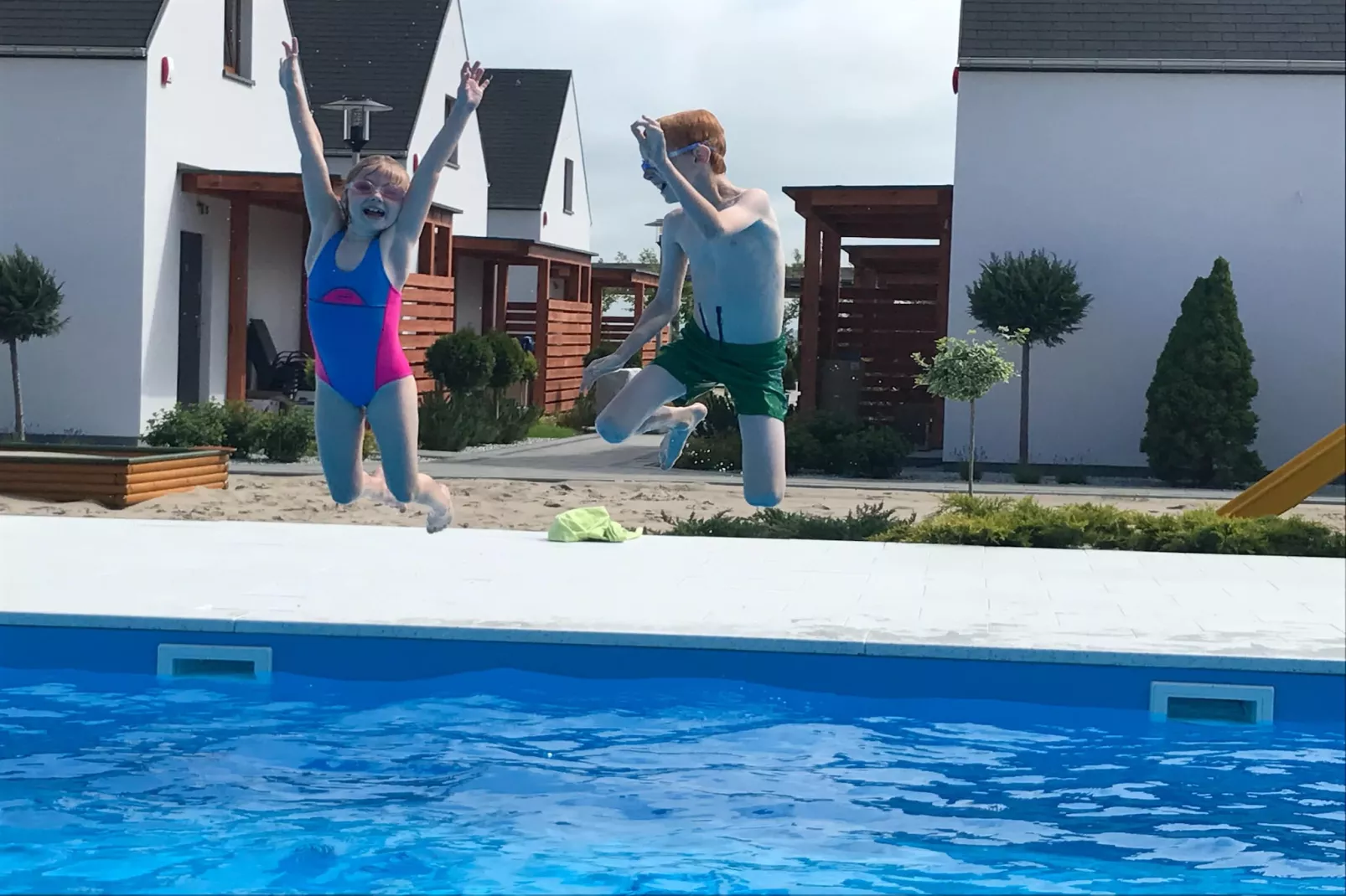 Domy z basenem Rogowo dla 7 osób-Schwimmbad