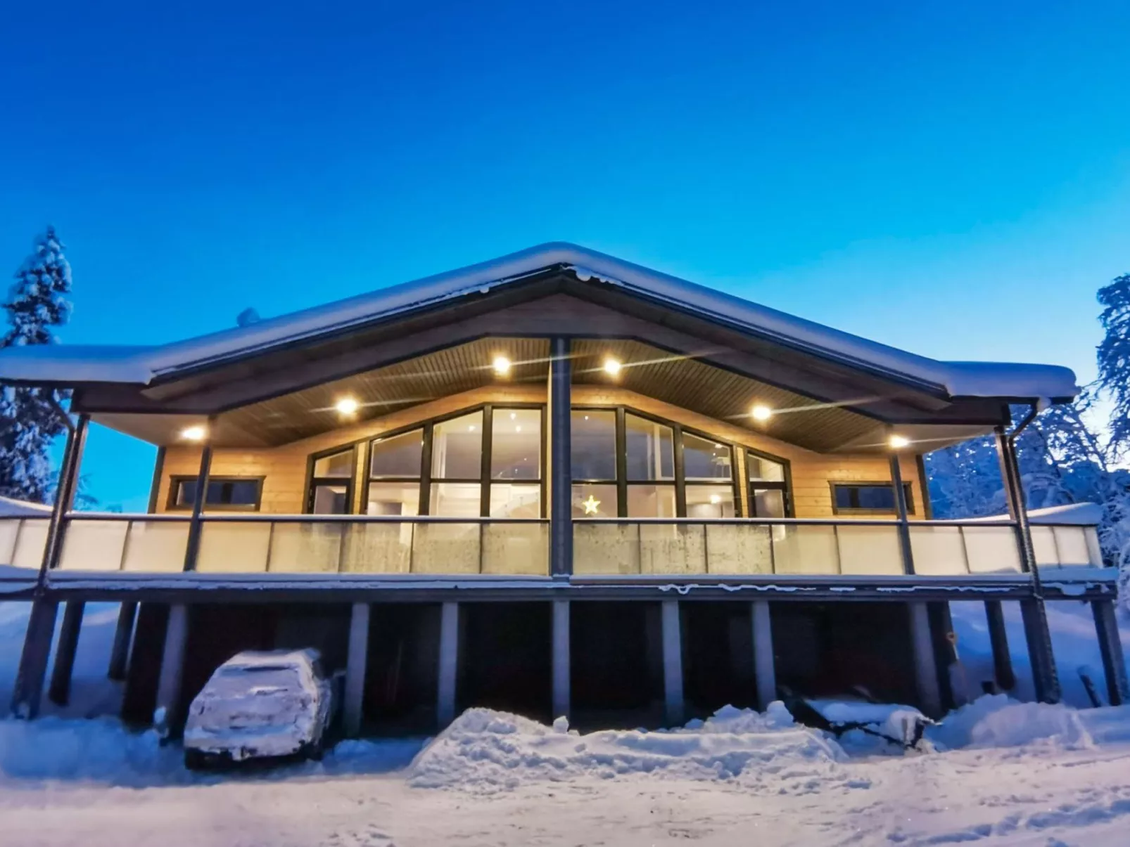 Rikinänranta b-Dedans