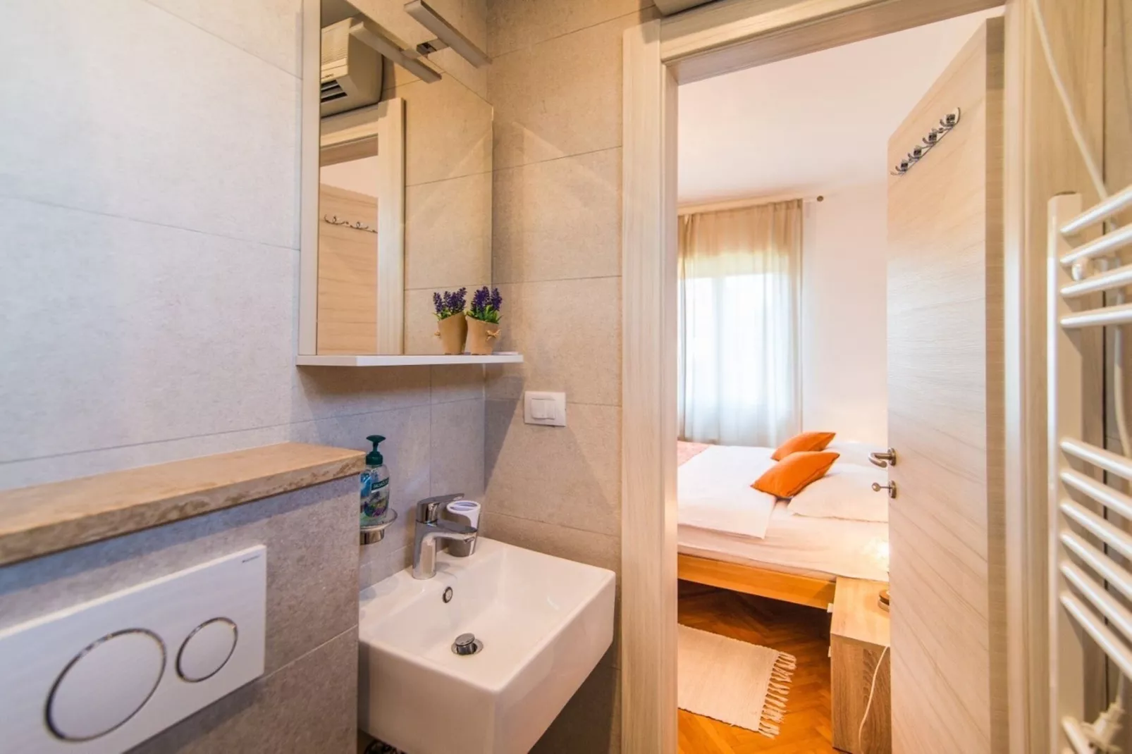 Villa Amalija - Apartment Amy with Sea View-Bathroom