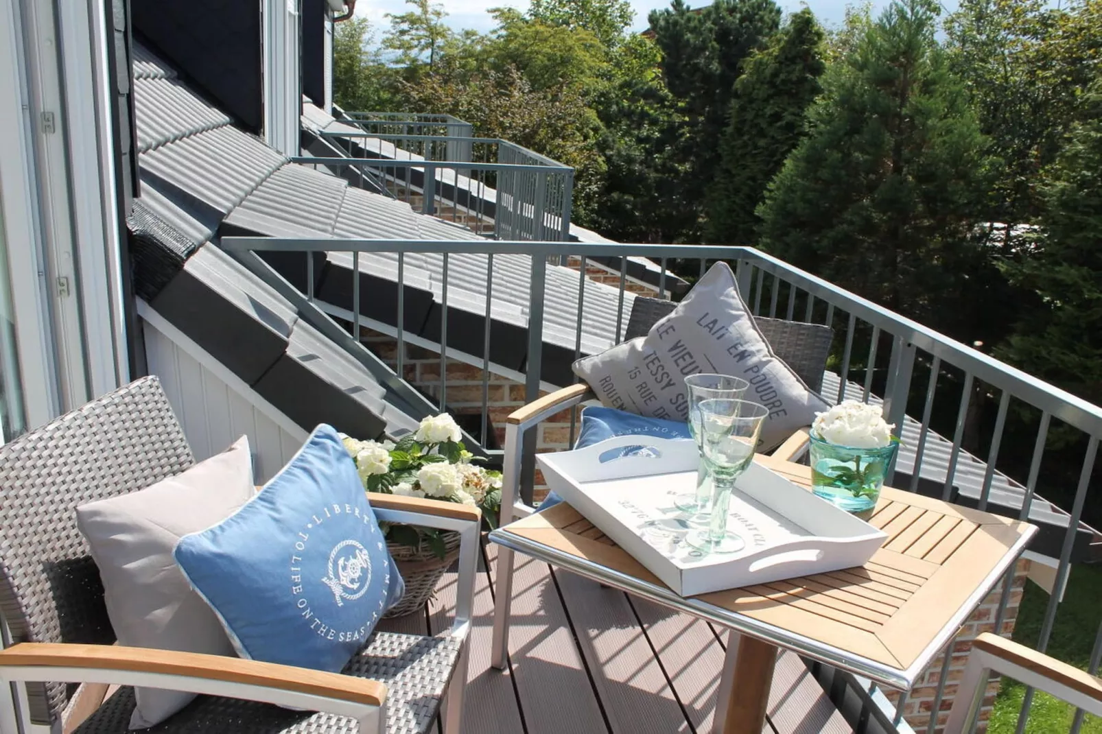 90459-Terrasse / balcon