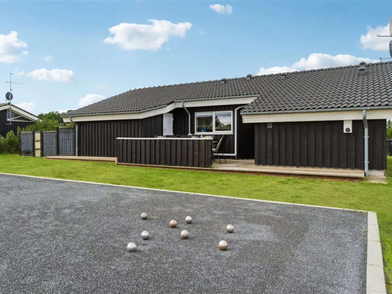 "Galin" - 210m to the fjord-Draußen