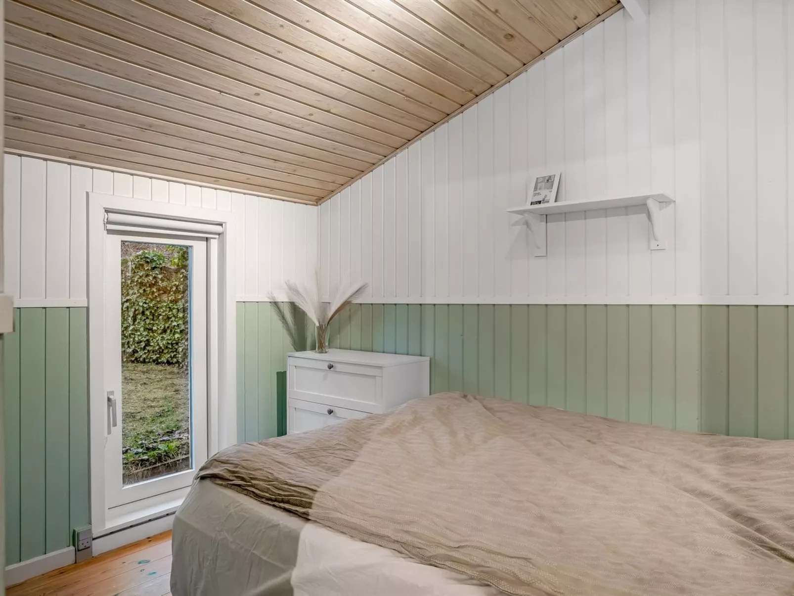 "Felicia" -  from the sea - Drinnen