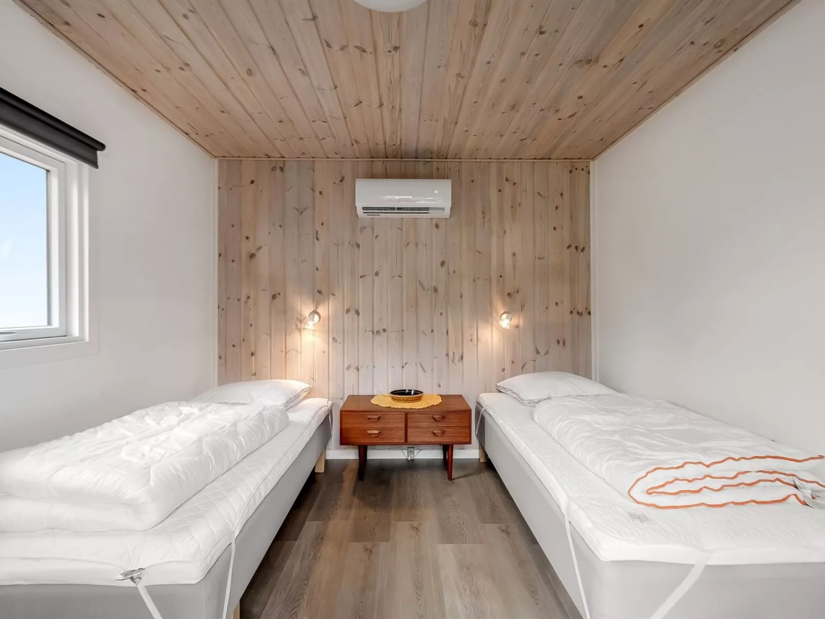 "Ayo" - 200m from the sea-Drinnen