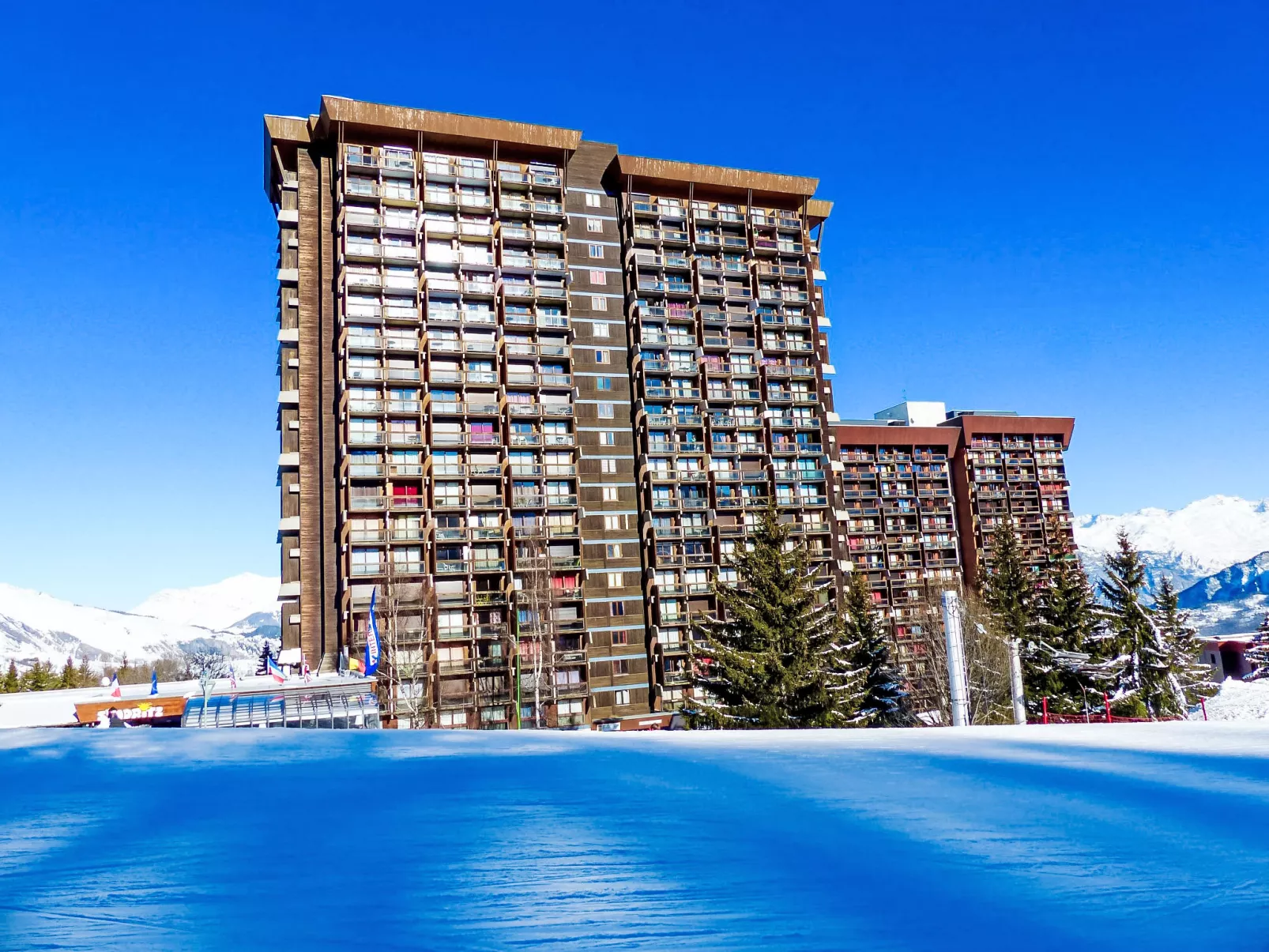 Soyouz Vanguard-Outside